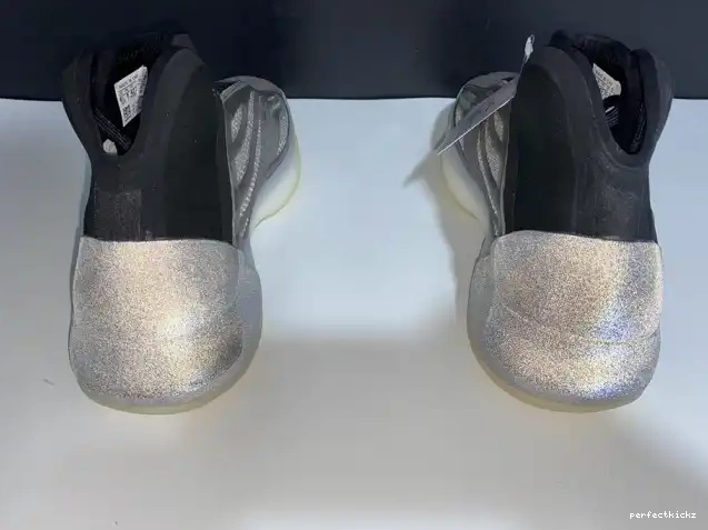 Barium H68771 Quantum Yeezy Adidas 0529